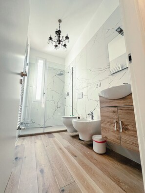 Shower, hair dryer, bidet, towels - Po Bersaglieri 5 (Ferrara)