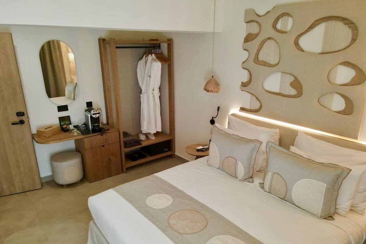 Deluxe Double Room with Outdoor Hot Tub Land View | Free WiFi