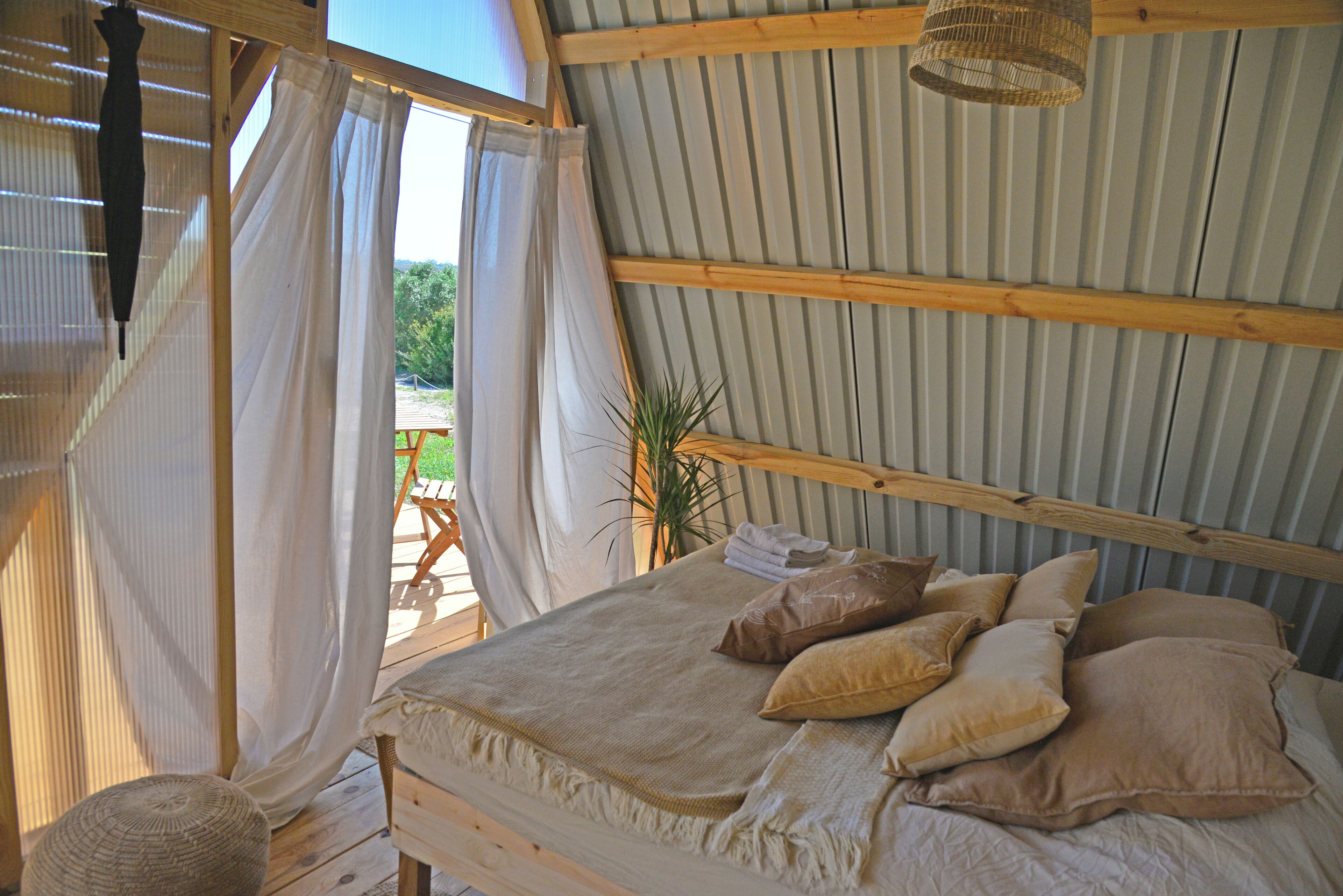 Design Cabin, Garden View | Dihias secara berasingan, dilengkapkan perabot secara berasingan 