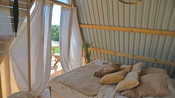 Design Cabin, Garden View | Dihias secara berasingan, dilengkapkan perabot secara berasingan