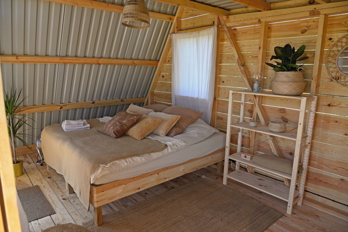 Design huisje, uitzicht op tuin | 1 slaapkamer, individueel gedecoreerd, individueel gemeubileerd