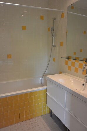 Towels, toilet paper - Vaste Maison D'architecte Avec Jardin Arboré (Hyères)