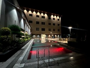 2 piscinas al aire libre