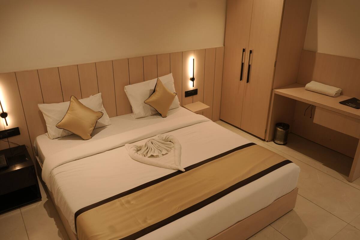 Deluxe kamer | Lakens van Egyptisch katoen, luxe beddengoed, een kluis op de kamer