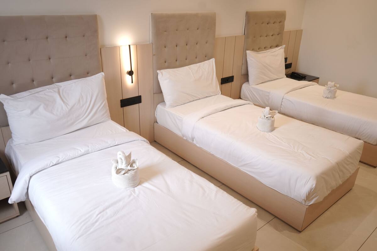 1 bedroom, Egyptian cotton sheets, premium bedding, in-room safe