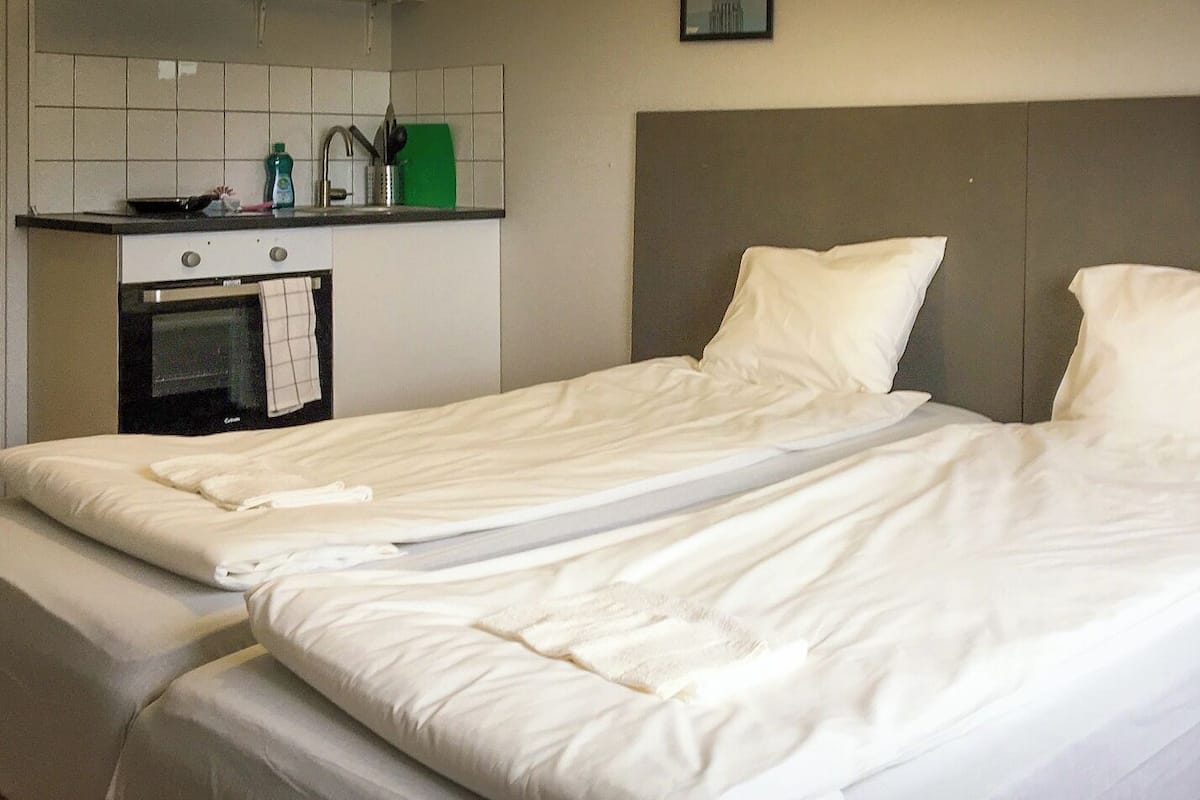 Eenvoudig appartement | 1 slaapkamer, geluiddichte muren, gratis wifi, beddengoed