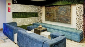 Lobby - Townhouse OAK Hotel Ambassador (Dehradun)