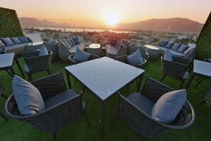 Rooftop terrace - JW Cruise Ajmer (Ajmer)