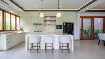 Fridge, microwave, oven, stovetop