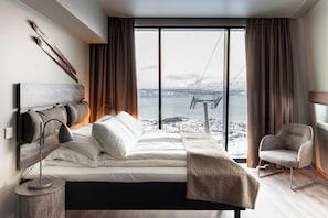 Cribs/infant beds, free WiFi, bed sheets - Basecamp Narvik (Narvik)