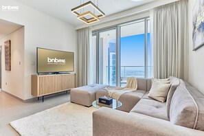 Apartment, 2 Bedrooms, Kitchen | Living area