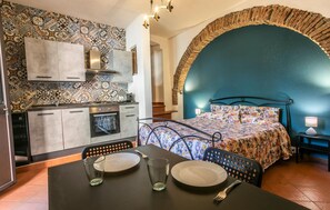 2 bedrooms, iron/ironing board, travel crib, free WiFi