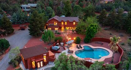 Luxury Peace & Tranquility Views Abound! Private Pool & Hot Tub in Sedona!