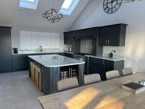 Fridge, microwave, oven, dishwasher - Luxury Home in the heart of Cornwall's Seven Bays area, close to Padstow  (PADSTOW)