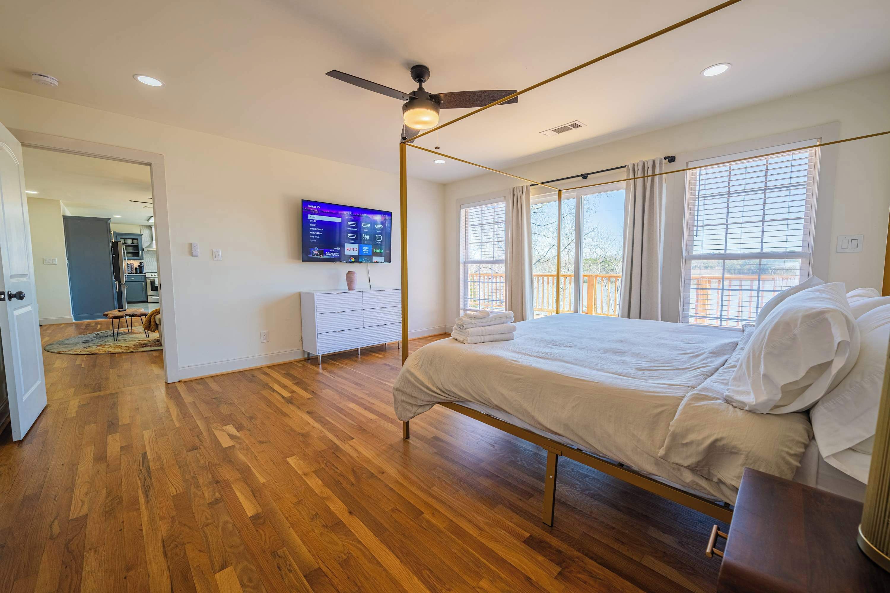 4 soverom, skrivebord, strykejern/-brett og wi-fi