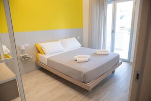 1 chambre, coffres-forts dans les chambres, fer et planche à repasser