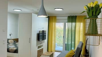Suite monolocale familiare, balcone, vista cortile | 1 camera, biancheria da letto ipoallergenica, con stile personalizzato
