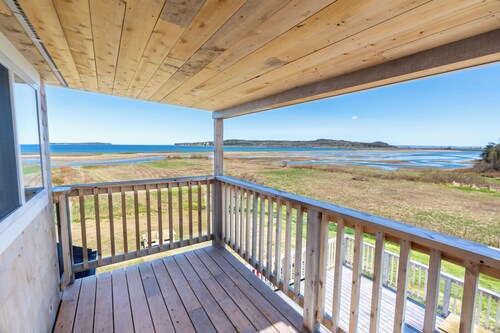 Romantic Downeast Ocean Front Cottage ~ Amazing Views ~Near Quoddy Head Park!