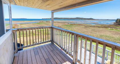 Romantic Downeast Ocean Front Cottage ~ Amazing Views ~Near Quoddy Head Park!