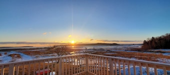 Romantic Downeast Ocean Front Cottage ~ Amazing Views ~Near Quoddy Head Park!