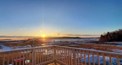 Romantic Downeast Ocean Front Cottage ~ Amazing Views ~Near Quoddy Head Park!