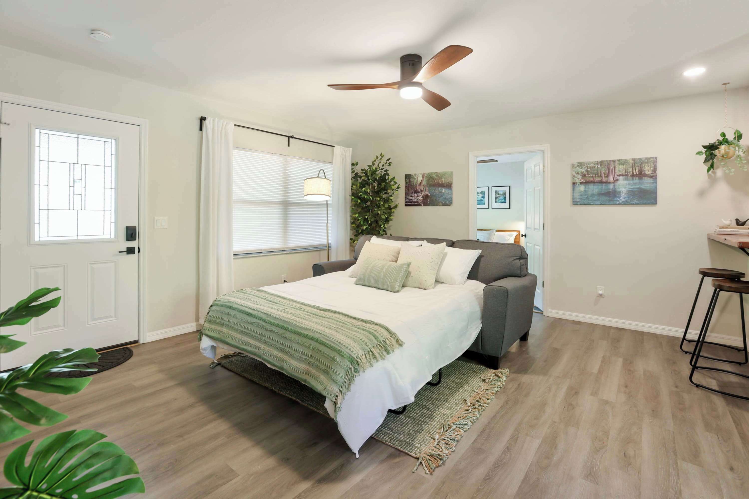 3 多间卧室、办公桌、熨斗/熨衣板、旅行婴儿床