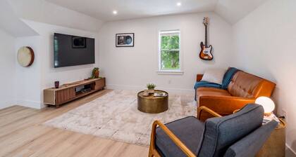 Rhythm at The Key | 1mi to UF & DT • Full Kitchen