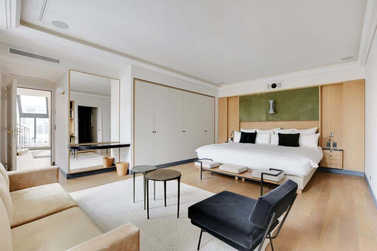 6 bedrooms, iron/ironing board, travel crib, WiFi