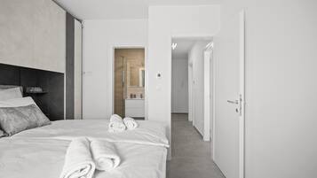2 Schlafzimmer, Schreibtisch, Verdunkelungsvorhänge