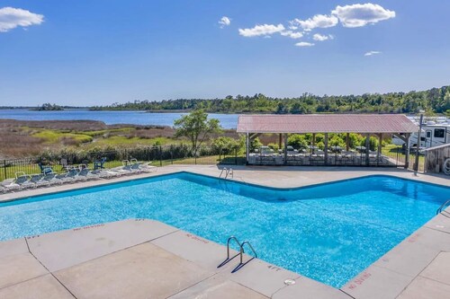 3BR Surf City Home | Hot Tub + Pool Table +Views