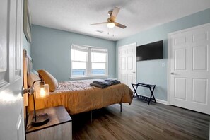 3 bedrooms, iron/ironing board, travel crib, WiFi