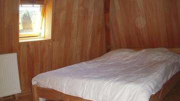 1 chambre, lit parapluie, Wi-Fi gratuit, draps fournis