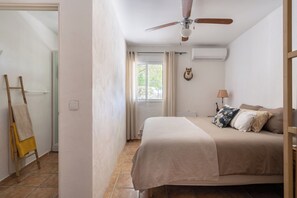 3 chambres, fer et planche à repasser, Wi-Fi gratuit, draps fournis