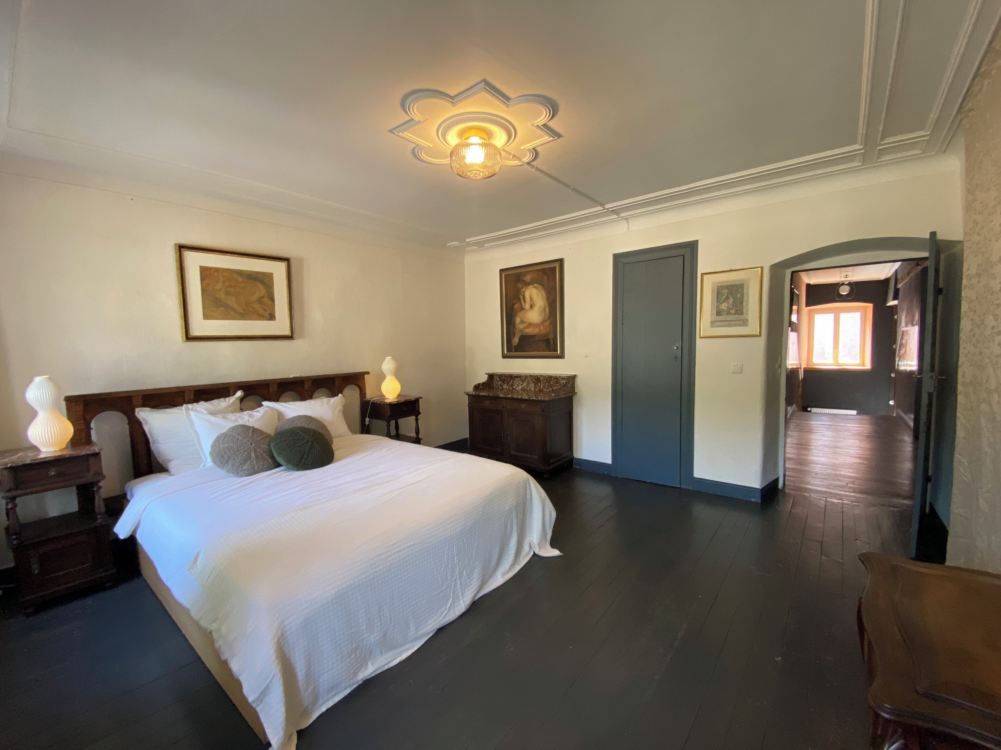 4 habitaciones, escritorio, wifi gratis y ropa de cama 