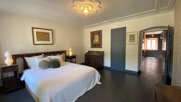 4 habitaciones, escritorio, wifi gratis y ropa de cama