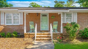 Exterior - Private House w/Private Pool, 0.2 miles from beach + Free Attraction Tickets! (North Myrtle Beach)
