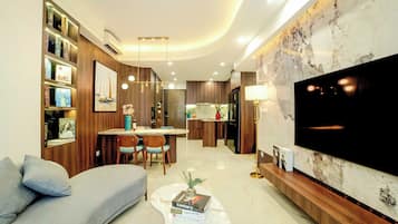 Apartment, 3 Bedrooms, Balcony | Individually decorated, individually furnished, desk, laptop workspace