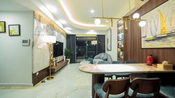 Apartment, 3 Bedrooms, Balcony | Individually decorated, individually furnished, desk, laptop workspace