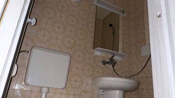 Basic Double or Twin Room | Bathroom | Shower, towels