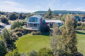 Exterior - Tawhiri - stunning views in paradise (Wānaka)