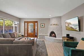 TV, fireplace, offices