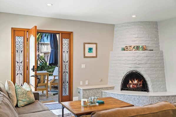 TV, fireplace, offices