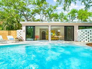 Piscine extérieure, piscine chauffée