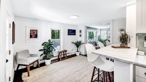 Dining - Stylish Cape Escape on Bank St RPAM070 (Harwich)