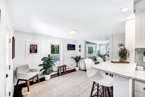 Dining - Stylish Cape Escape on Bank St RPAM070 (Harwich)