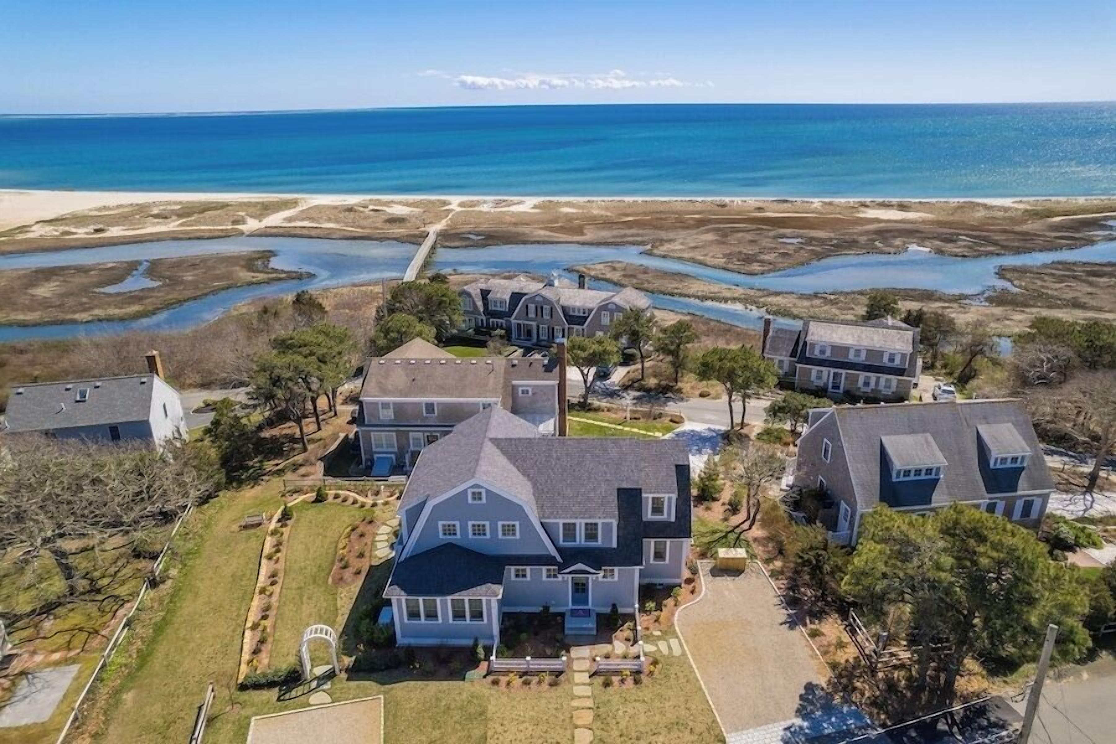 Elegant Coastal Retreat In Chatham w/ Private Association Beach RPAM067