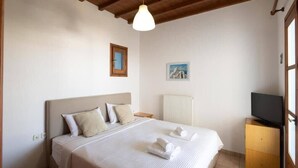 2 bedrooms, iron/ironing board, WiFi, bed sheets - Mykonos Elegance 2-Bedroom Escape in Psarou (Platis Gialos Mykonos)