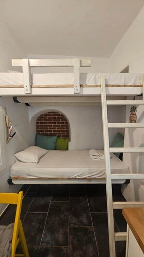 WiFi, bed sheets