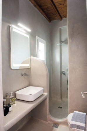 Shower, hair dryer, towels, shampoo - Glamorous 2BR Villa in Ornos with Amazing Sea View (Mykonos)