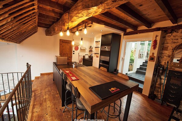 Dining - MAS PYRENEES ORIENTALES NEAR MONT CANIGOU (CAIXAS)